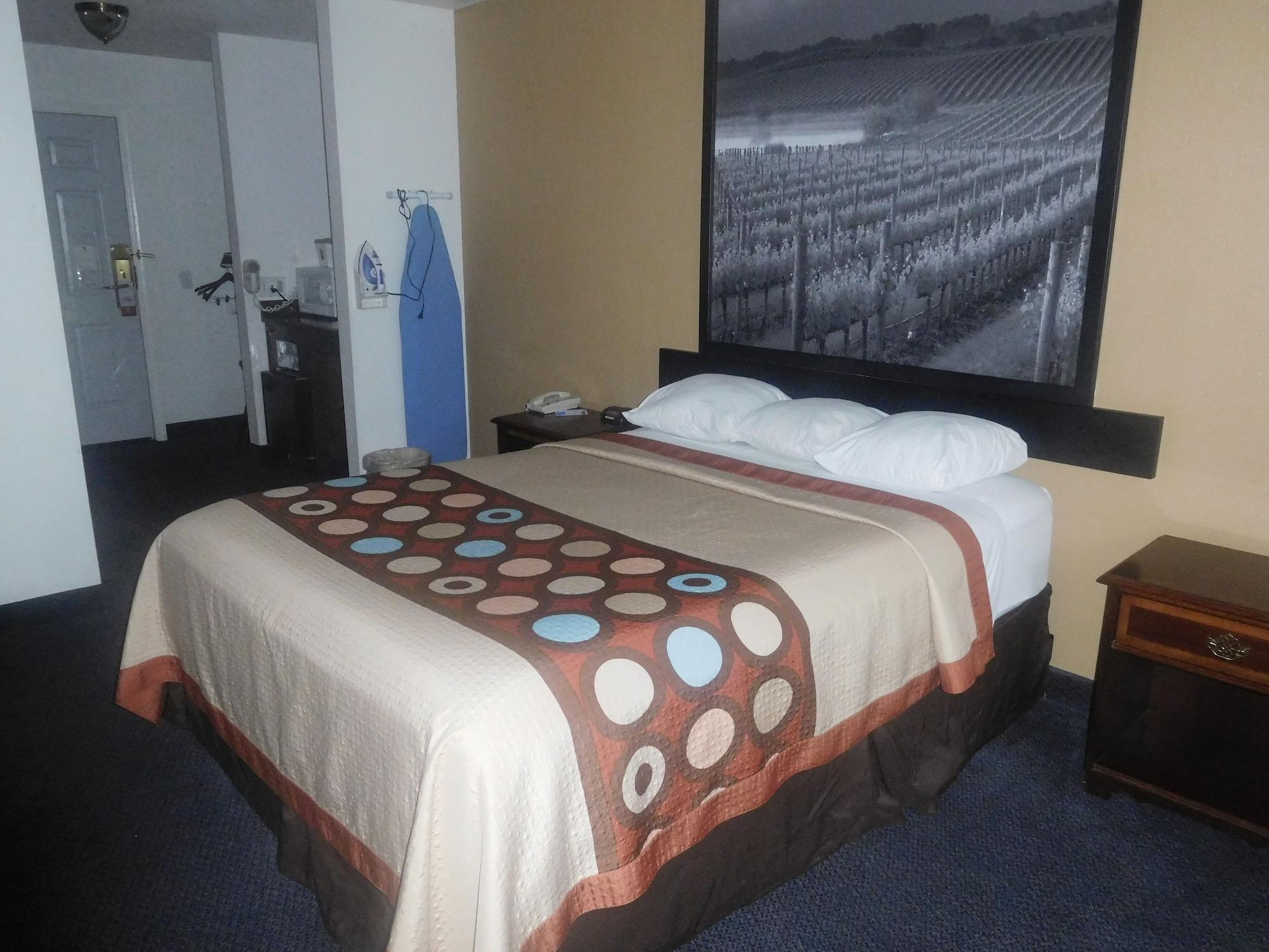 Super 8 By Wyndham אורוויל מראה חיצוני תמונה
