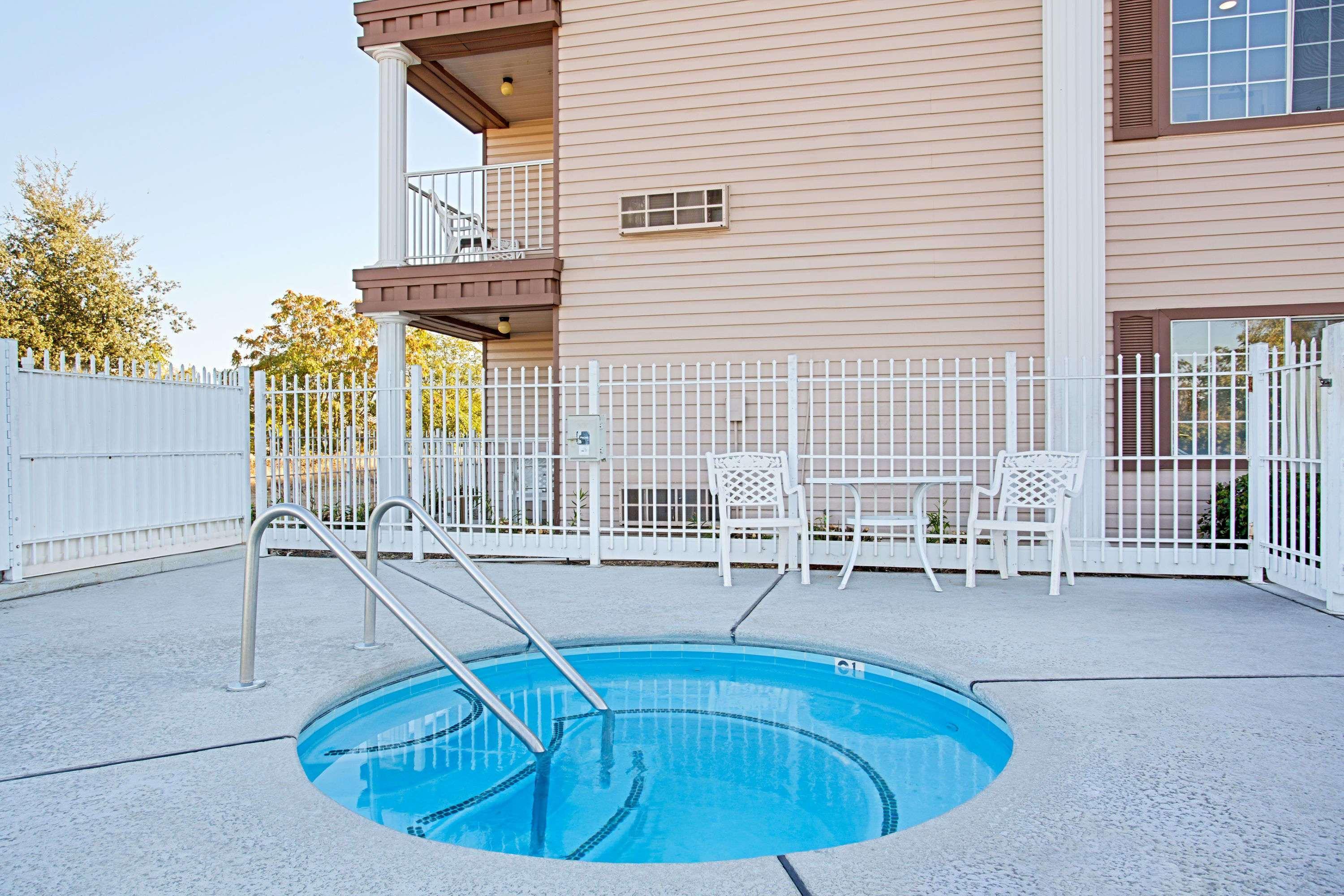 Super 8 By Wyndham אורוויל מראה חיצוני תמונה