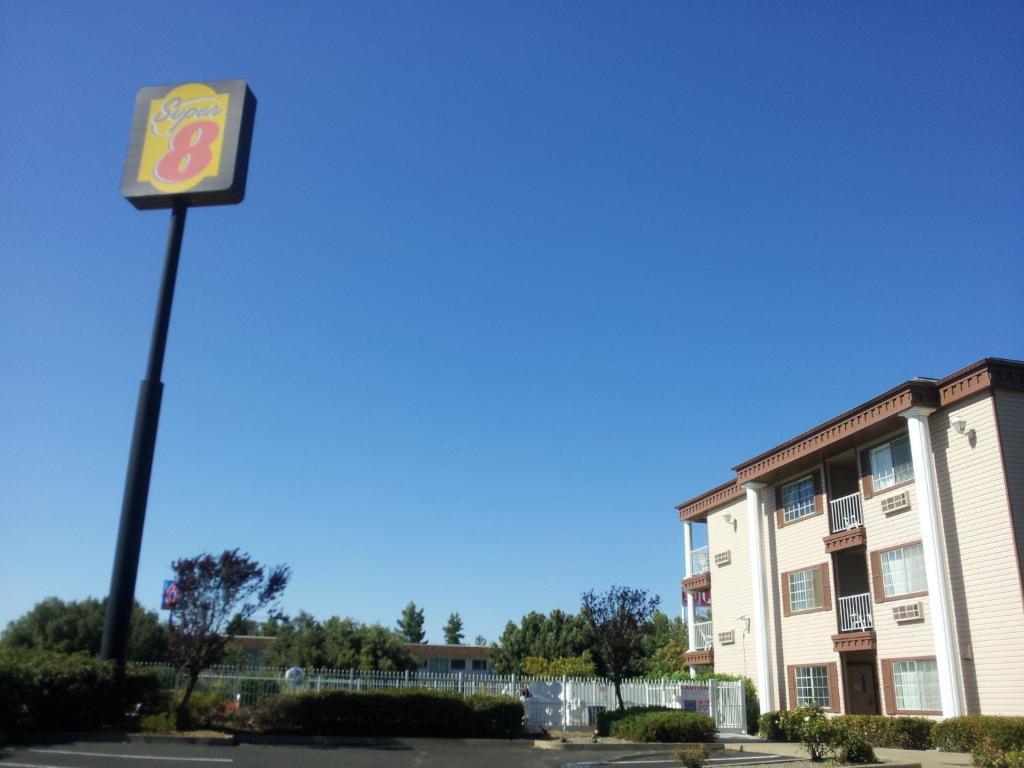 Super 8 By Wyndham אורוויל מראה חיצוני תמונה